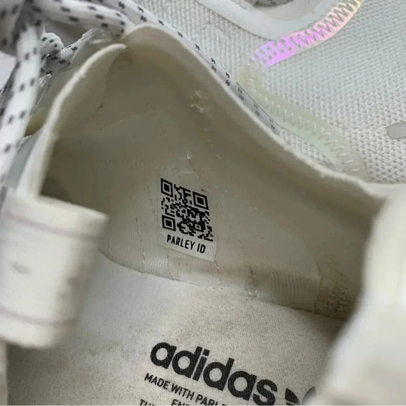 Adidas NMD_V3 SHOES - Picture 10 of 11